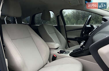 Хэтчбек Ford Focus 2012 в 
