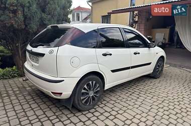 Хэтчбек Ford Focus 2004 в 
