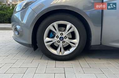 Хэтчбек Ford Focus 2014 в 