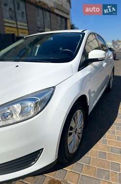 Хэтчбек Ford Focus 2016 в 