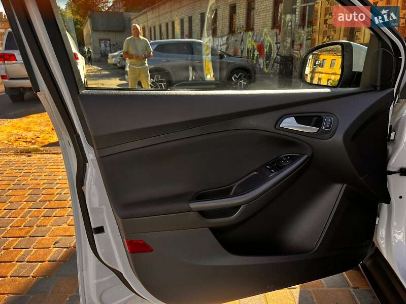 Хэтчбек Ford Focus 2016 в Одессе