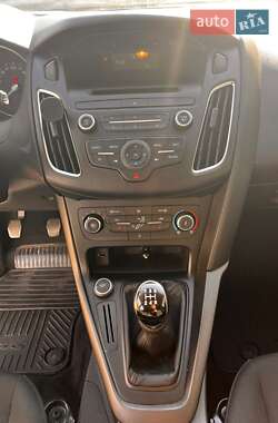 Хэтчбек Ford Focus 2016 в 
