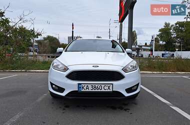 Хэтчбек Ford Focus 2015 в 