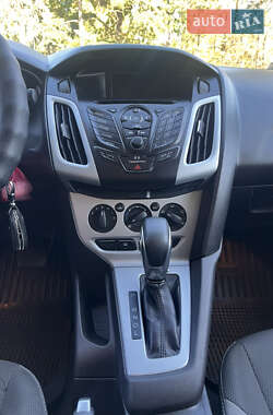 Седан Ford Focus 2013 в 