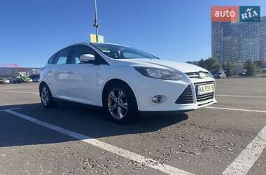 Хэтчбек Ford Focus 2012 в 