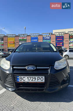 Хэтчбек Ford Focus 2011 в 