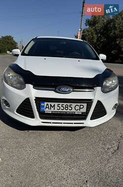 Хэтчбек Ford Focus 2013 в 