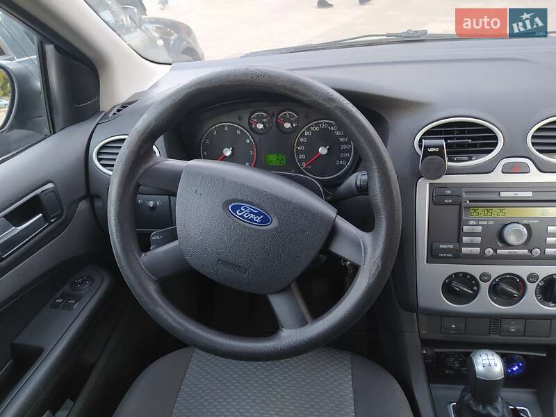 Хэтчбек Ford Focus 2006 в Чернигове