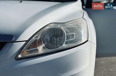 Хетчбек Ford Focus 2010 в 