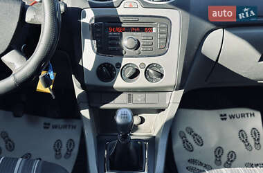 Хетчбек Ford Focus 2010 в 