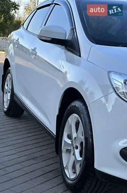 Седан Ford Focus 2013 в 