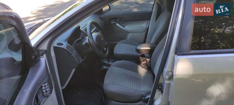 Седан Ford Focus 2006 в Киеве