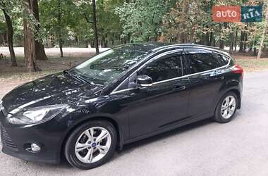 Хетчбек Ford Focus 2012 в 