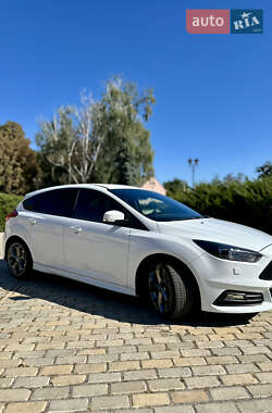 Хэтчбек Ford Focus 2015 в 
