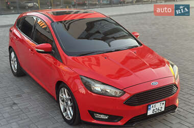 Хэтчбек Ford Focus 2015 в 