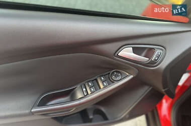 Хэтчбек Ford Focus 2015 в 