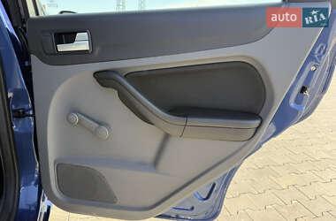Хэтчбек Ford Focus 2010 в 