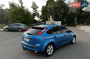 Хэтчбек Ford Focus 2005 в 