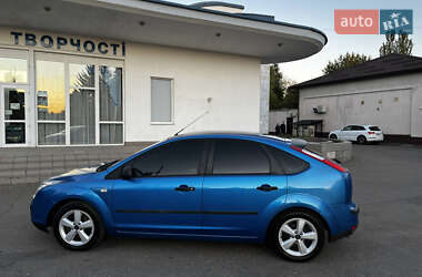 Хэтчбек Ford Focus 2005 в 