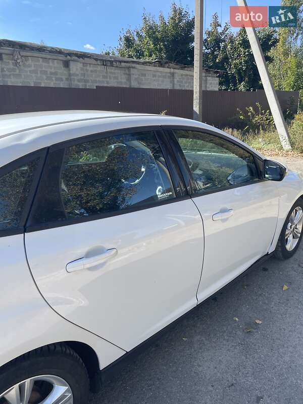 Седан Ford Focus 2014 в Киеве фото 5 Седан Ford Focus 2014 в Киеве