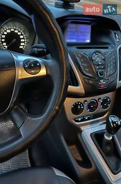 Универсал Ford Focus 2013 в 