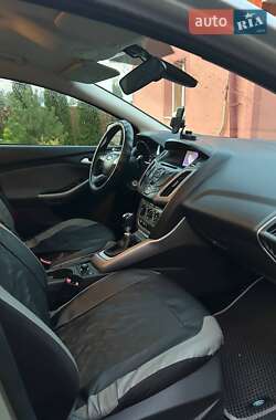 Универсал Ford Focus 2013 в 