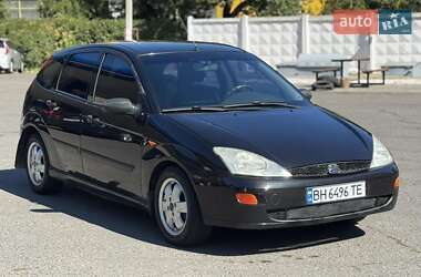 Хетчбек Ford Focus 2000 в 