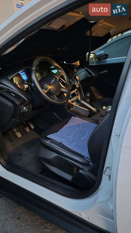 Хэтчбек Ford Focus 2013 в Полтаве