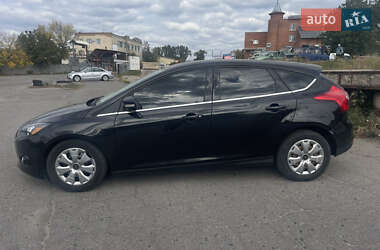 Хэтчбек Ford Focus 2012 в 