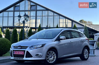 Хэтчбек Ford Focus 2011 в 
