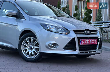Хэтчбек Ford Focus 2011 в 