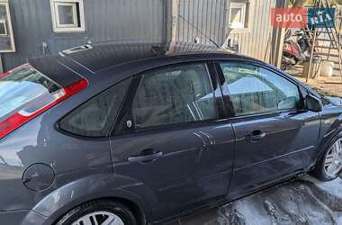 Хэтчбек Ford Focus 2006 в 
