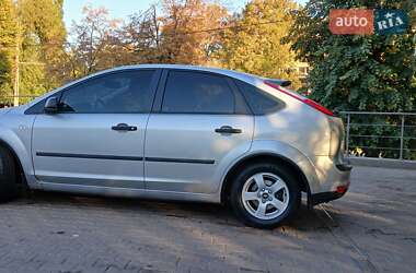 Хэтчбек Ford Focus 2006 в 