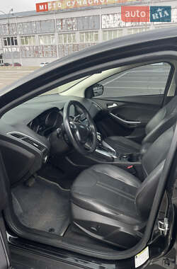 Хэтчбек Ford Focus 2012 в 