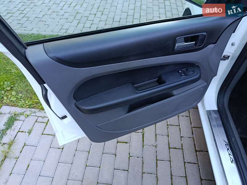Универсал Ford Focus 2009 в Ровно фото 2 Универсал Ford Focus 2009 в Ровно