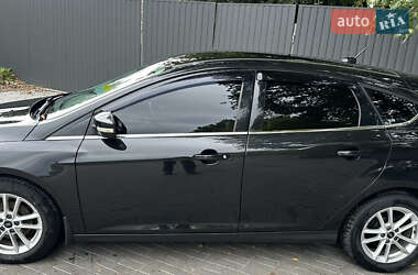 Хэтчбек Ford Focus 2015 в 