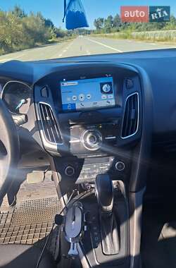 Седан Ford Focus 2017 в 