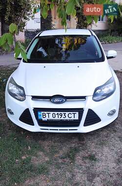 Хэтчбек Ford Focus 2014 в 