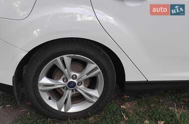 Хэтчбек Ford Focus 2014 в 