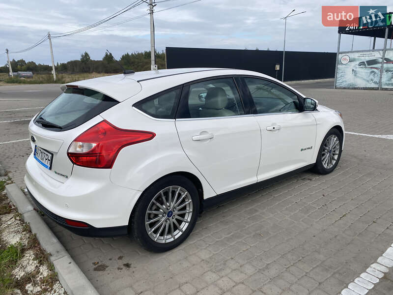 Хэтчбек Ford Focus 2014 в Львове