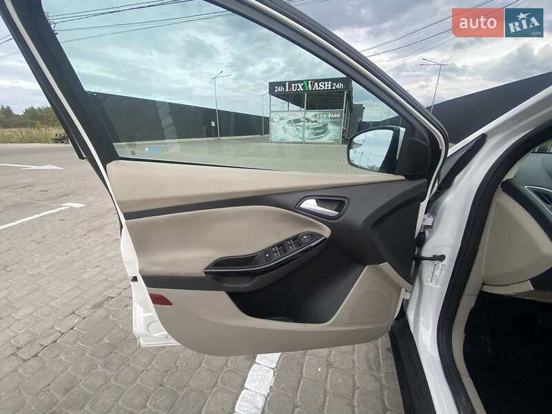 Хэтчбек Ford Focus 2014 в Львове