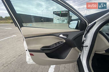 Хэтчбек Ford Focus 2014 в 