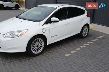 Хэтчбек Ford Focus 2013 в 