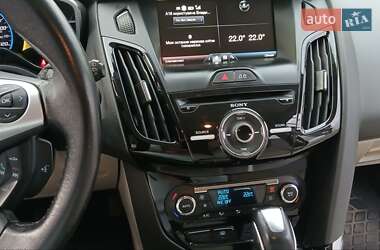 Хэтчбек Ford Focus 2013 в 
