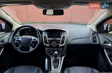 Хетчбек Ford Focus 2011 в 