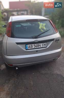 Хэтчбек Ford Focus 2000 в 