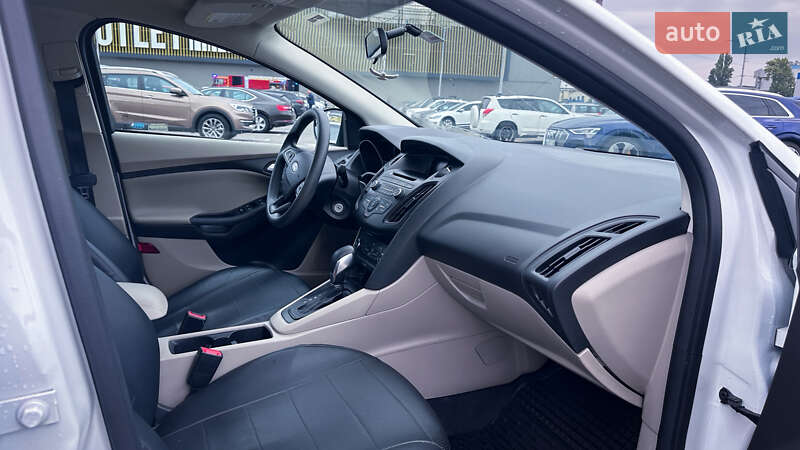Седан Ford Focus 2016 в Киеве