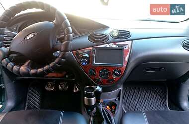 Седан Ford Focus 2004 в 