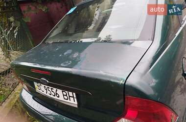 Седан Ford Focus 2000 в 