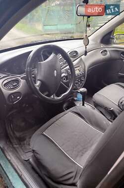 Седан Ford Focus 2000 в 